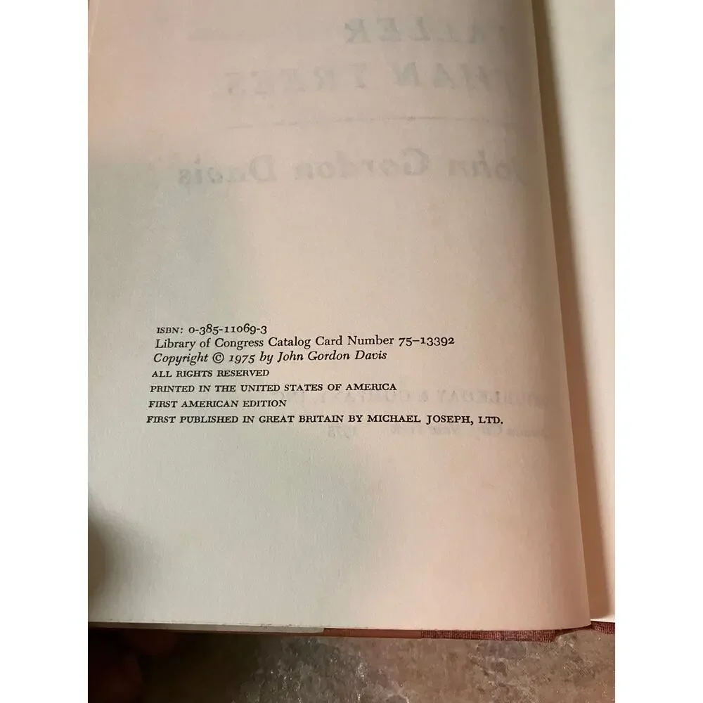 TALLER THAN TREES John Gordon Davis HC DJFirst American‎ Edition 1975